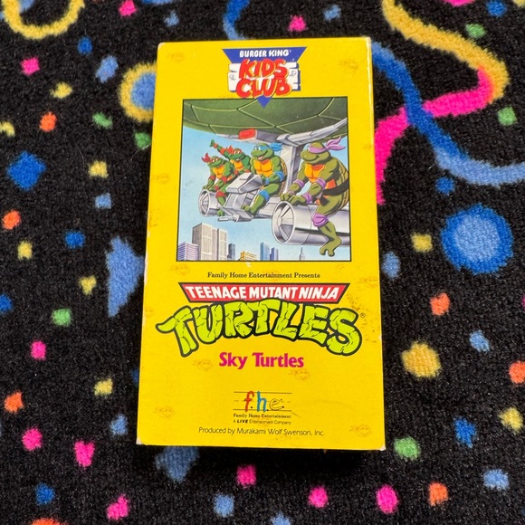 TNMNT BURGER KING KIDS CLUB VHS - Picture 1 of 3